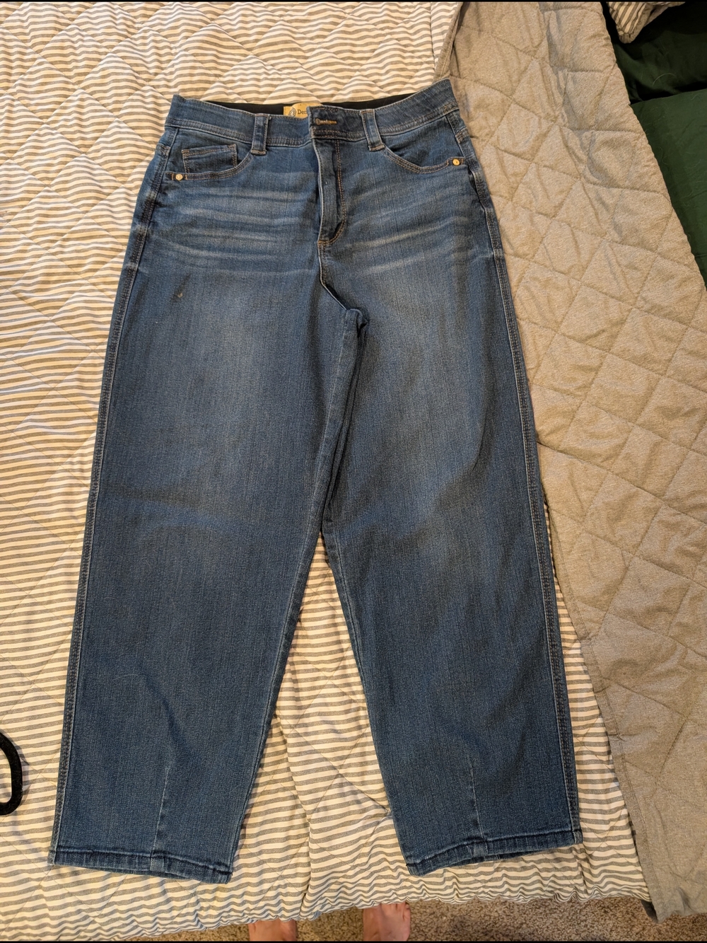 Democracy Barrel Leg Cropped Blue Denim Jeans